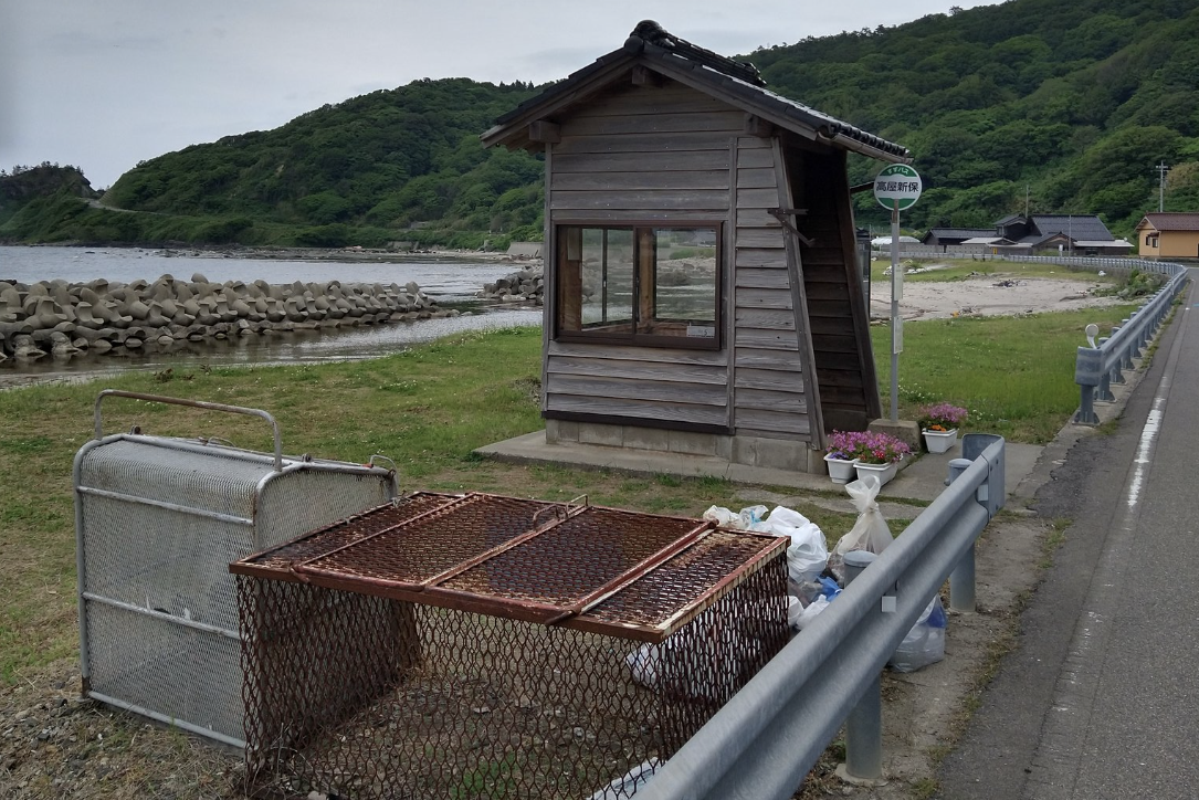 スキロースポット①高屋新保バス停（石川県）